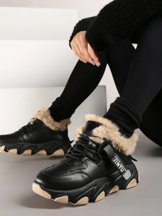 Zdjęcie produktu Czarne Sneakersy Przed Kostkę na Płaskiej Grubej Podeszwie z Ociepleniem ze Sztucznego Futerka Borrolla