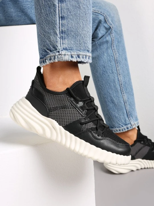 Zdjęcie produktu Czarne Sneakersy Sznurowane na Grubej Podeszwie Stephenie