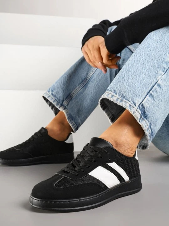 Zdjęcie produktu Czarne Sneakersy Typu Kultowe Tenisówki na Półtransparentnej Podeszwie Ulinera Mellisa
