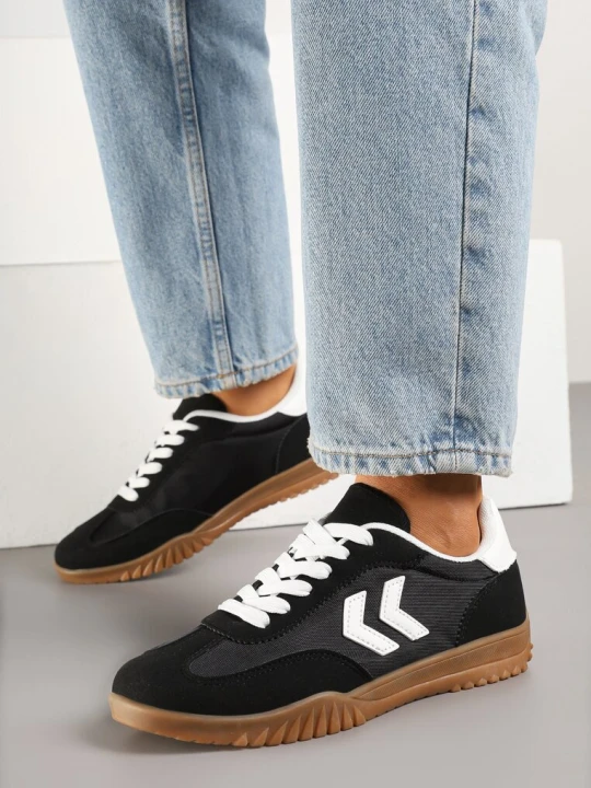 Zdjęcie produktu Czarne Sneakersy Typu Kultowe Tenisówki Zdobione Przeszyciami Naporae Fashion Belle