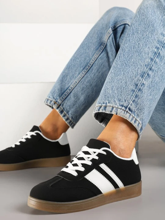 Zdjęcie produktu Czarne Sneakersy Typu Tenisówki Ozdobione Paskami Amolana C'M Paris