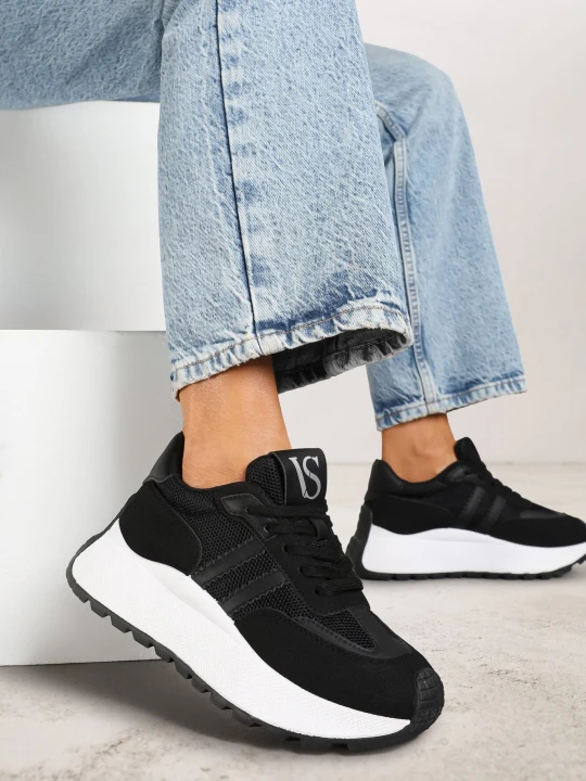 Zdjęcie produktu Czarne Sneakersy Vices na Grubej Podeszwie Ozdobione Paskami Seloriel