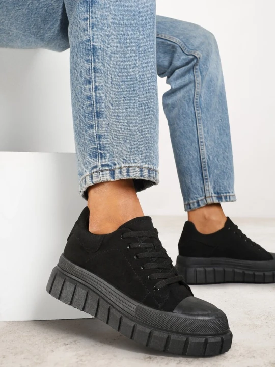 Zdjęcie produktu Czarne Sneakersy Vices na Platformie z Tłoczeniem Ozdobione Perforacją Leaniael