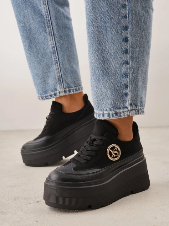 Zdjęcie produktu Czarne Sneakersy Vices na Platformie Zdobione Okrągłą Aplikacją Wodvire