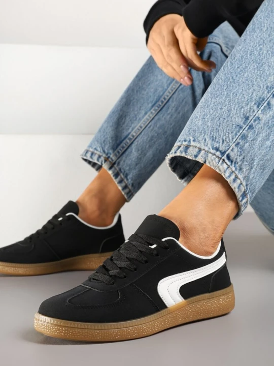 Zdjęcie produktu Czarne Sneakersy w Stylu Klasycznych Tenisówek Ahleria Gowin