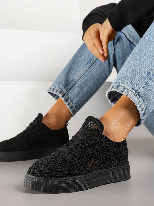 Zdjęcie produktu Czarne Sneakersy z Ażurowej Koronki na Grubej Podeszwie Nanessia Marquiiz