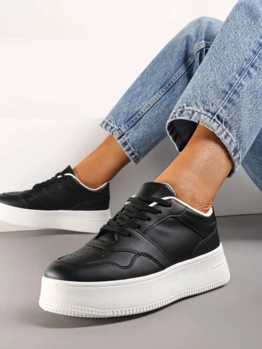 Zdjęcie produktu Czarne Sneakersy z Cholewką przed Kostkę na Platformie Liciana