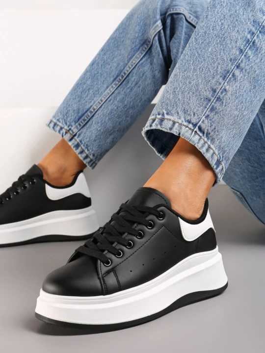 Zdjęcie produktu Czarne Sneakersy z Ekoskóry na Platformie ze Sznurowaniem Telretia