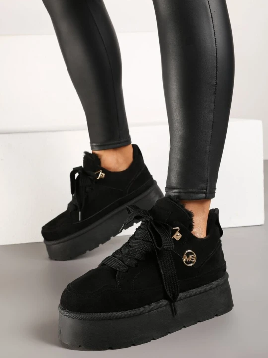 Zdjęcie produktu Czarne Sneakersy z Imitacji Zamszu na Platformie Ocieplane Futrem Sennalia