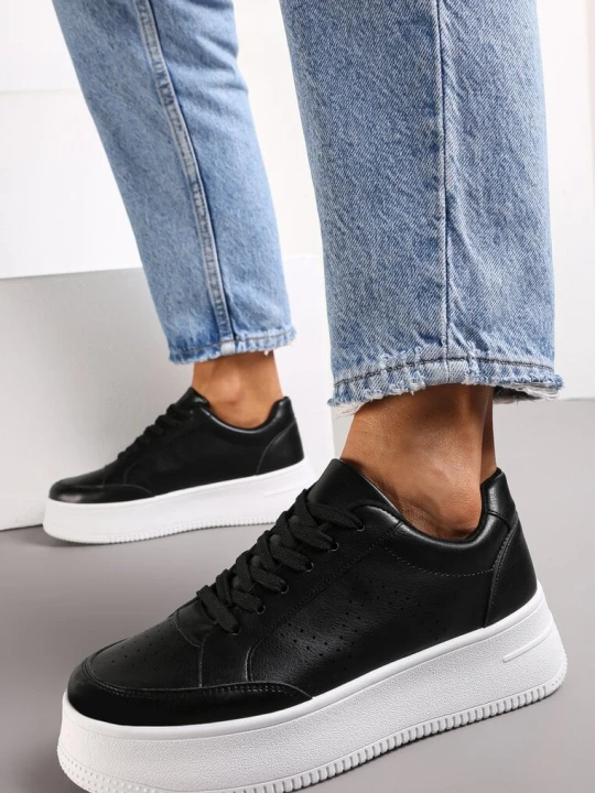 Zdjęcie produktu Czarne Sneakersy z Perforacją na Platformie Treresa
