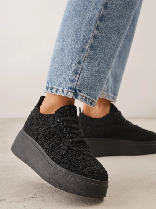 Zdjęcie produktu Czarne Sneakersy z Plecionki na Grubej Podeszwie w Stylu Boho Dacara C'M Paris