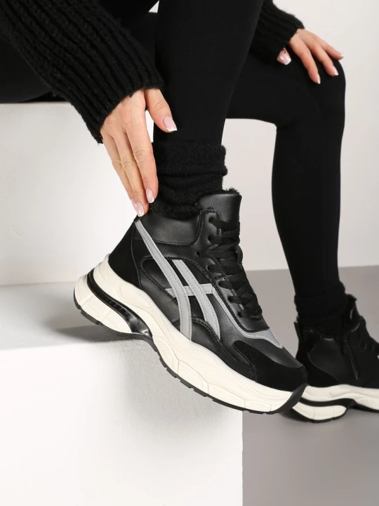 Zdjęcie produktu Czarne Sneakersy za Kostkę na Grubej Podeszwie Luntris