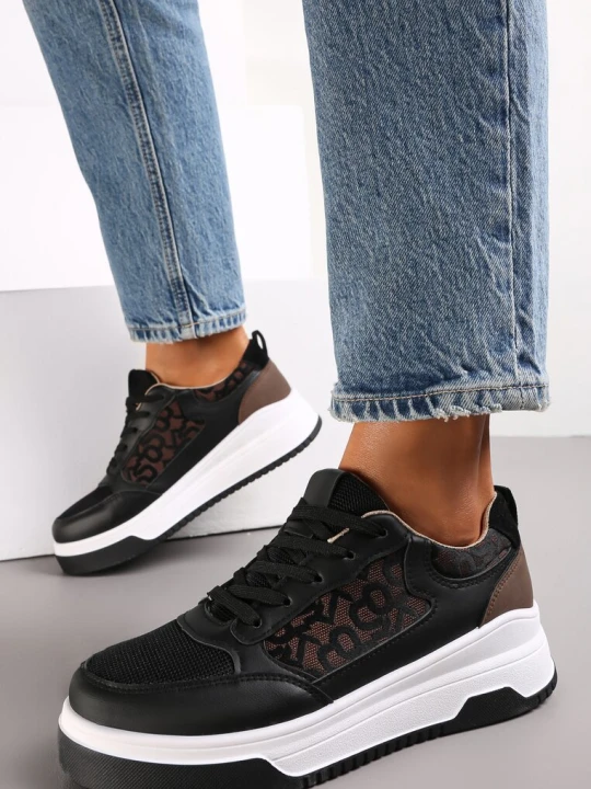 Zdjęcie produktu Czarne Sneakersy Zdobione Wstawką Lerijane