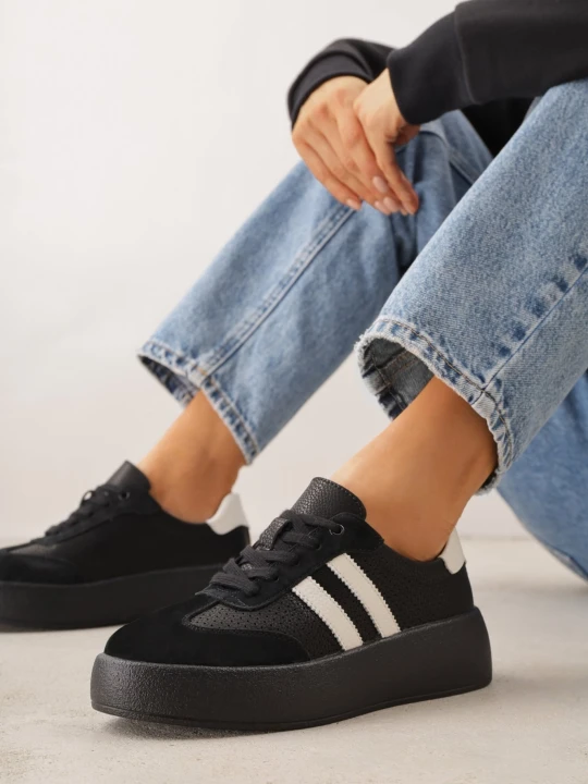 Zdjęcie produktu Czarne Sneakersy ze Skóry Naturalnej na Platformie z Perforacją i Paskami Urevla Goodin