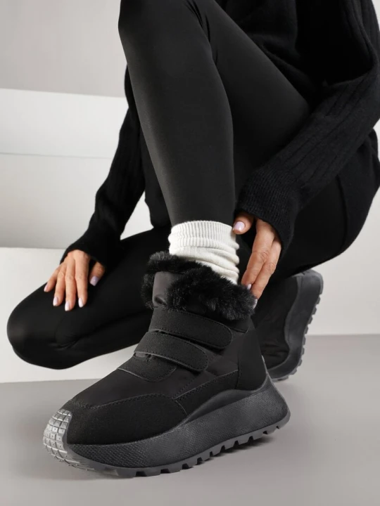 Zdjęcie produktu Czarne Sneakersy Śniegowce Vices z Futerkiem na Platformie Zapinane na Rzep Nelosena