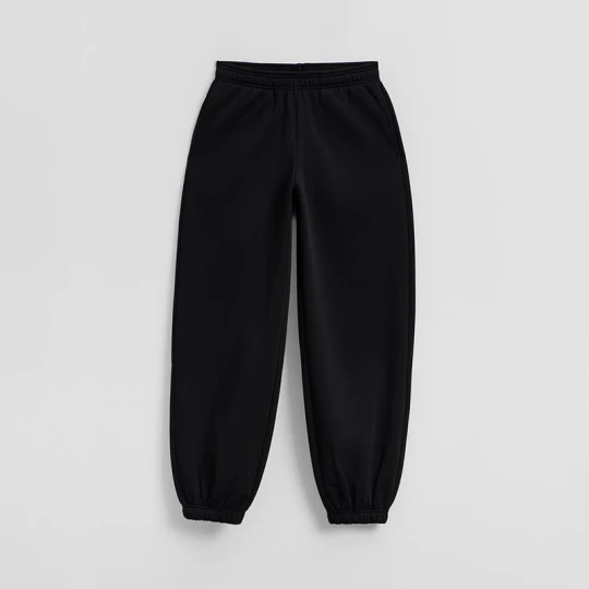 Zdjęcie produktu Czarne spodnie dresowe basic o kroju jogger House