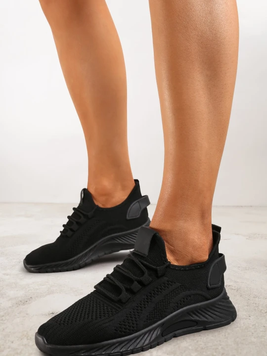 Zdjęcie produktu Czarne Sznurowane Buty Sportowe na Grubszej Podeszwie Unamarie Vices