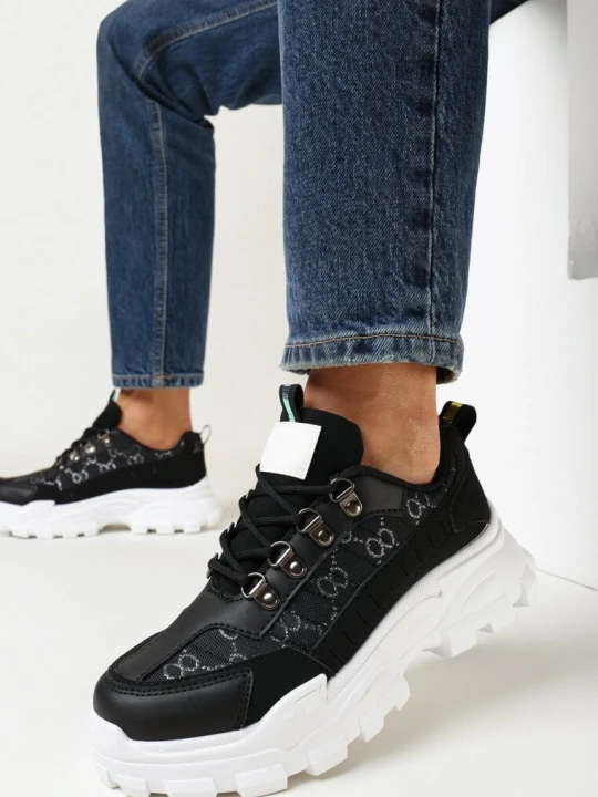 Zdjęcie produktu Czarne Sznurowane Sneakersy na Grubej Podeszwie z Ozdobnym Wzorem Tannai