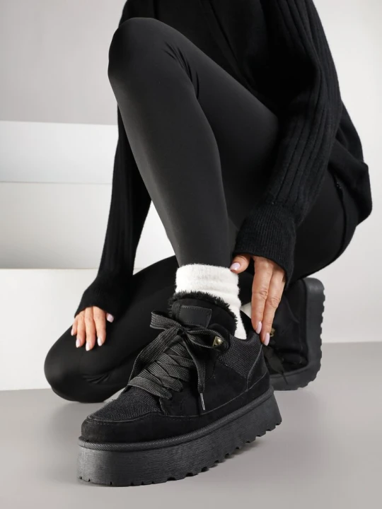 Zdjęcie produktu Czarne Sznurowane Sneakersy Śniegowce na Grubej Podeszwie Vamitte
