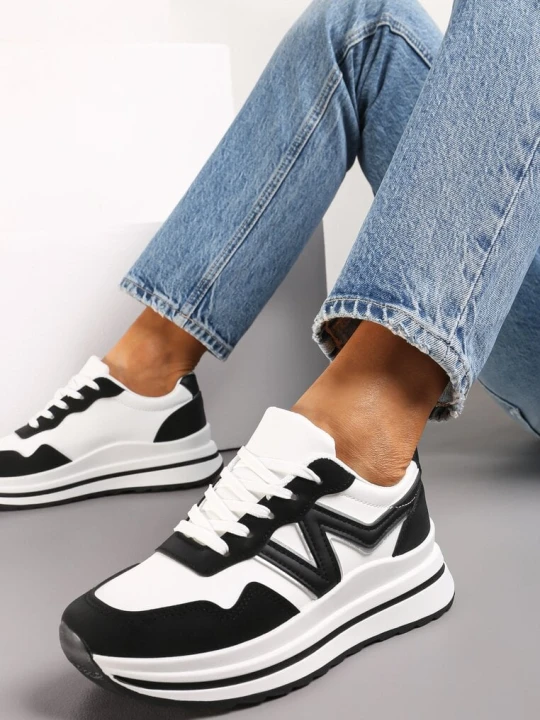 Zdjęcie produktu Czarne Sznurowane Sneakersy z Ekoskóry na Grubej Podeszwie Literna