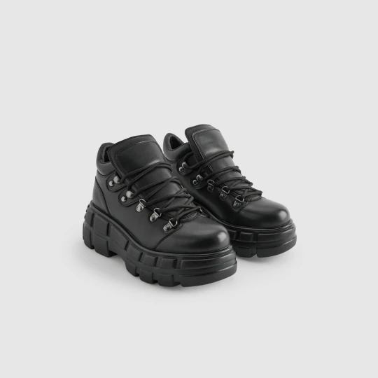 Zdjęcie produktu Czarne wiązane sneakersy na masywnej podeszwie House