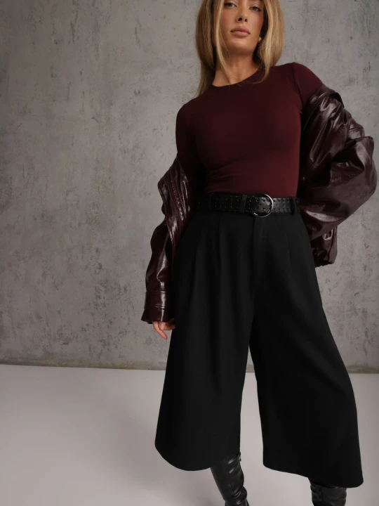 Zdjęcie produktu Czarne Wiskozowo-Bawełniane Spodnie Casual Culottes z Paskiem z Klamerką Jumorla Elsa.m By May