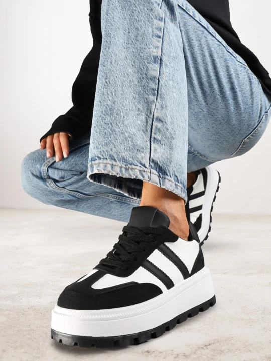 Zdjęcie produktu Czarno-Białe Sneakersy na Grubej Podeszwie Ozdobione Tłoczeniem i Paskami Fonrith