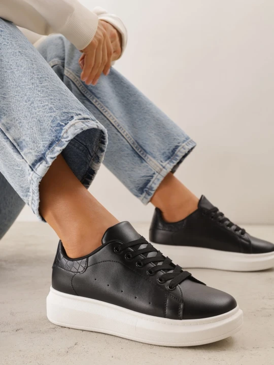 Zdjęcie produktu Czarno-Białe Sneakersy na Niskiej Platformie w Klasycznym Stylu Lucid Dream Vices
