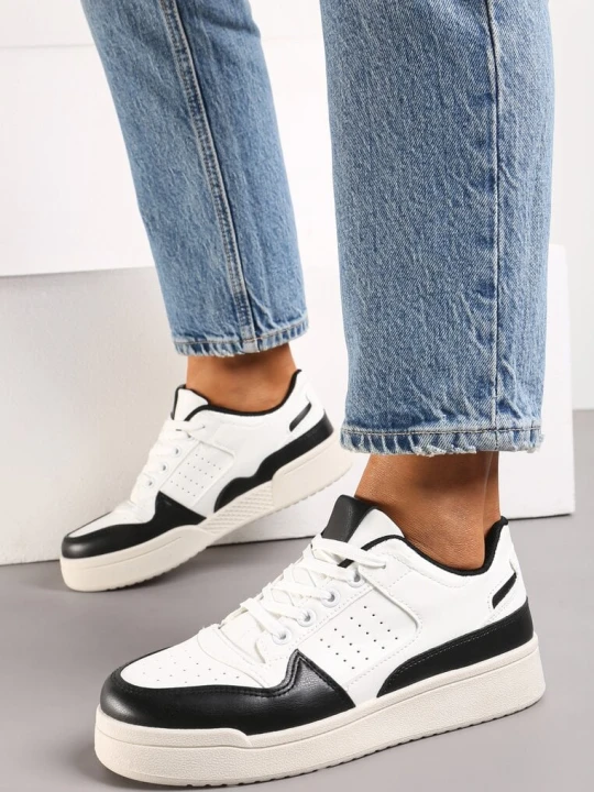 Zdjęcie produktu Czarno-Białe Sneakersy Przed Kostkę na Płaskiej Podeszwie ze Sznurowaniem Virehana