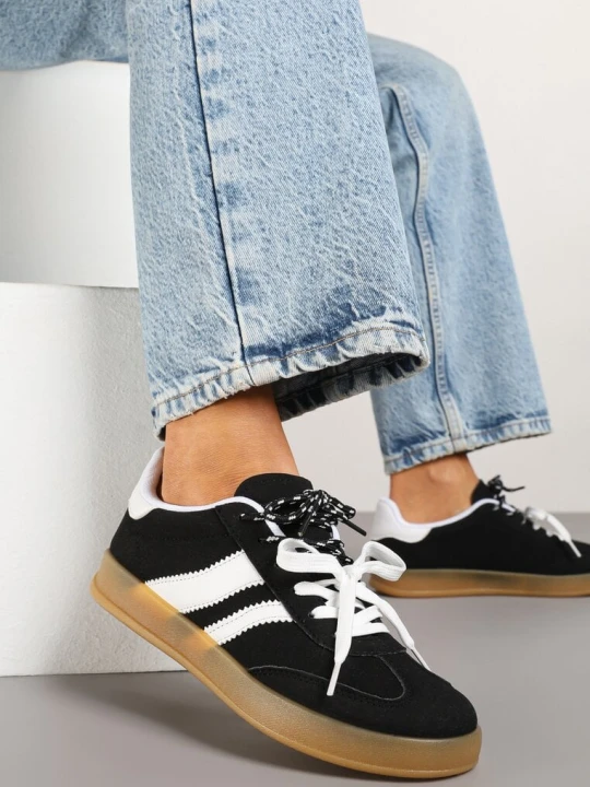 Zdjęcie produktu Czarno-Białe Sneakersy w Stylu Klasycznych Tenisówek z Ekozamszu Lorlevia Bestelle
