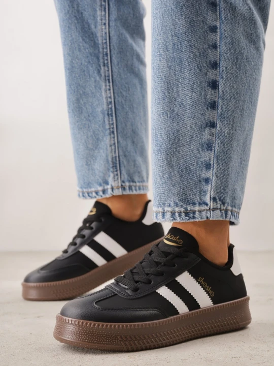 Zdjęcie produktu Czarno-Białe Sneakersy w Stylu Tenisówek z Paskami na Boku Saliena Shosho