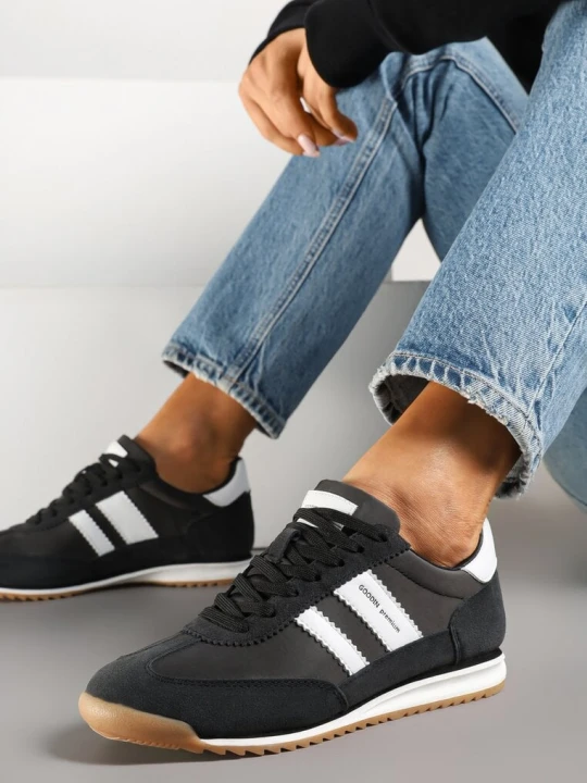 Zdjęcie produktu Czarno-Białe Sneakersy ze Skórzaną Wkładką i Ozdobnymi Paskami Nasnella Goodin