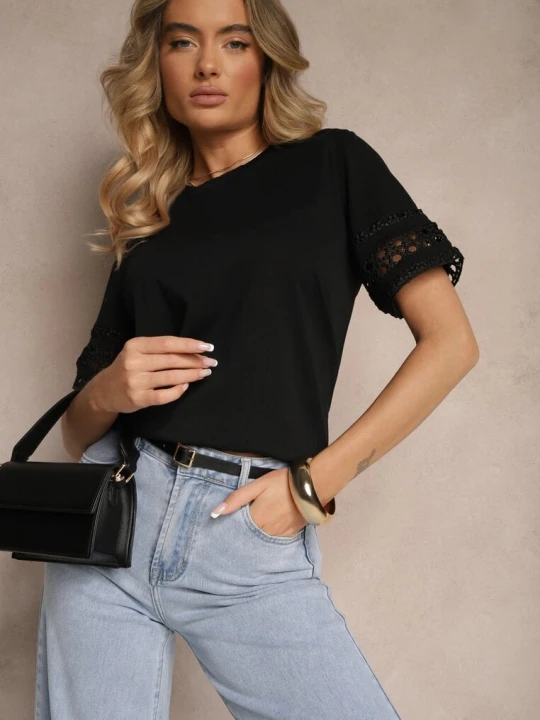 Zdjęcie produktu Czarny Bawełniany T-shirt z Ażurowymi Rękawkami Zolreia