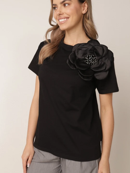 Zdjęcie produktu Czarny Bawełniany T-shirt z Krótkim Rękawem i Aplikacją w Kształcie Kwiatu z Cyrkoniami Dimantee