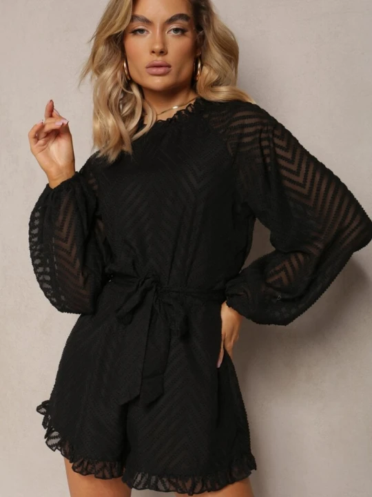 Zdjęcie produktu Czarny Elegancki Kombinezon z Tłoczonym Wzorem Falbankami i Bufiastymi Rękawami Dalisa Retro & Icone