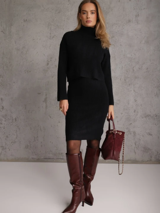 Zdjęcie produktu Czarny Prążkowany Komplet z Dzianiny z Wełną i Bawełną Golf i Sukienka Bodycon Mirrela J&x