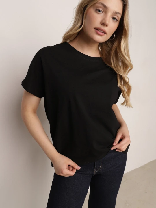 Zdjęcie produktu Czarny T-shirt Bawełniany Klasyczny o Fasonie Oversize z Dłuższym Tyłem Nemedora Romee's