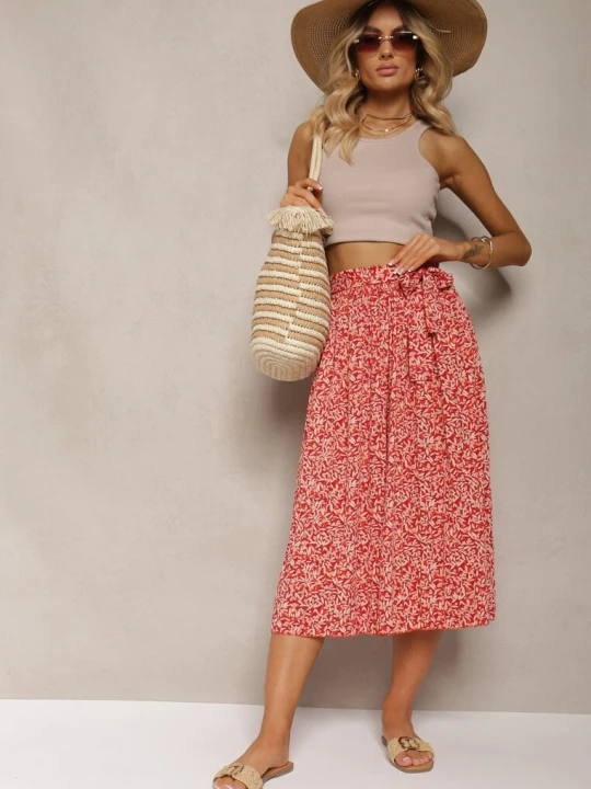 Zdjęcie produktu Czerwone Plisowane Spodnie Szwedy High Waist z Materiałowym Paskiem i Gumką w Talii Isefia Airisa