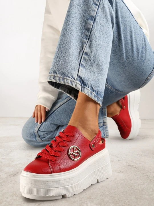 Zdjęcie produktu Czerwone Sneakersy Vices na Platformie z Tłoczeniem Paskiem na Pięcie i Metaliczną Aplikacją Selfedi