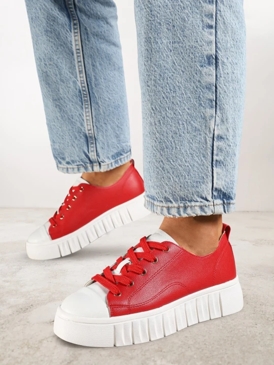 Zdjęcie produktu Czerwone Sznurowane Sneakersy Vices na Płaskiej Podeszwie Firori