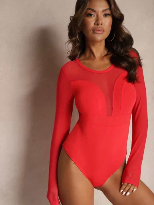 Zdjęcie produktu Czerwone Wiskozowe Body z Transparentnymi Wstawkami i Zapięciem na Haftki Maivia
