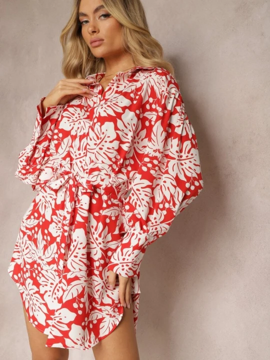 Zdjęcie produktu Czerwono-Biała Mini Sukienka o Rozkloszowanym Koszulowym Fasonie w Kwiatowy Print Enda J&x