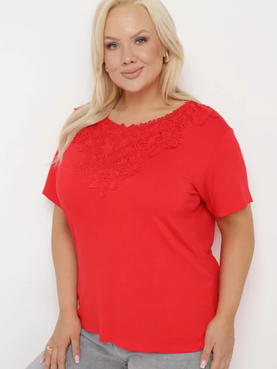 Zdjęcie produktu Czerwony Klasyczny T-shirt z Koronką przy Dekolcie Fioma J&x
