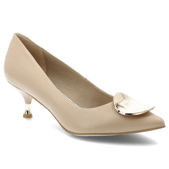 Zdjęcie produktu Czółenka damskie Chebello, ze skóry naturalnej licowej szpiczasty nosek metalowa ozdoba na przodzie niski obcas typu kitten heel, beżowe, 4929_-308-0