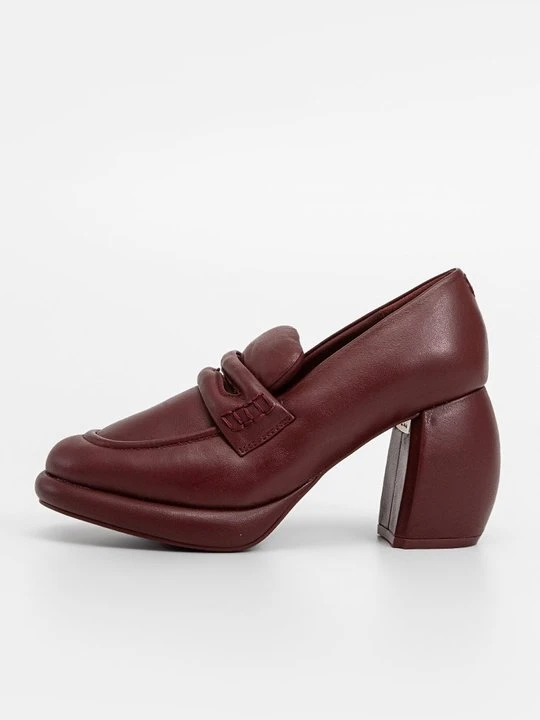 Zdjęcie produktu Czółenka na platformie Clarks czerwony