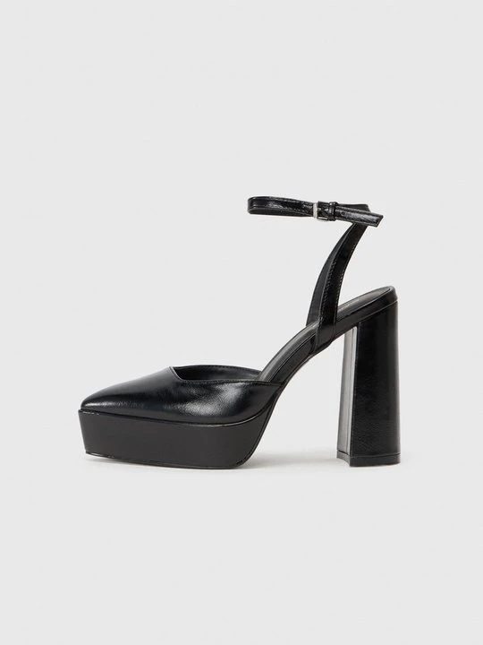 Zdjęcie produktu Czółenka na platformie Even&Odd By Zalando czarny