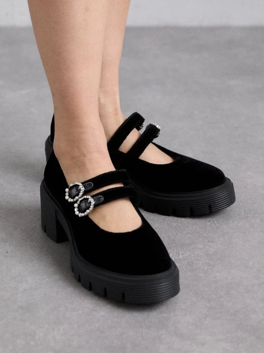 Zdjęcie produktu Czółenka na platformie Stuart Weitzman czarny