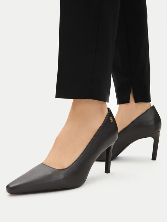 Zdjęcie produktu Czółenka Tommy Hilfiger Th Logo Lth Pump Slanted Hl FW0FW09008 Czarny