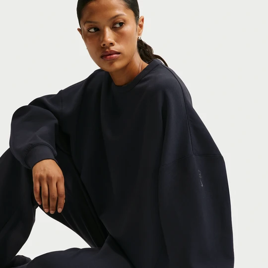 Zdjęcie produktu Damska bluza o kroju oversize z półokrągłym dekoltem Dri-FIT Nike 24.7 ImpossiblySoft - Czerń