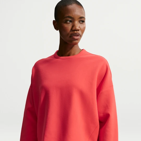 Zdjęcie produktu Damska bluza o kroju oversize z półokrągłym dekoltem Dri-FIT Nike 24.7 ImpossiblySoft - Czerwony